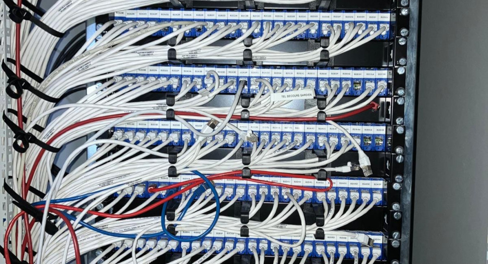 Électriciens pour les collectivités et le secteur tertiaire