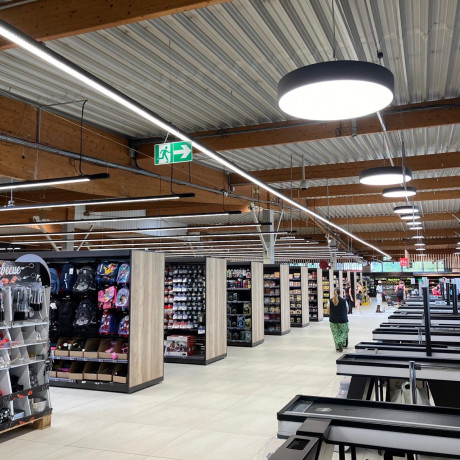 Rénovation complète électrique et éclairage Intermarché en site occupé à Belleville-en-Beaujolais