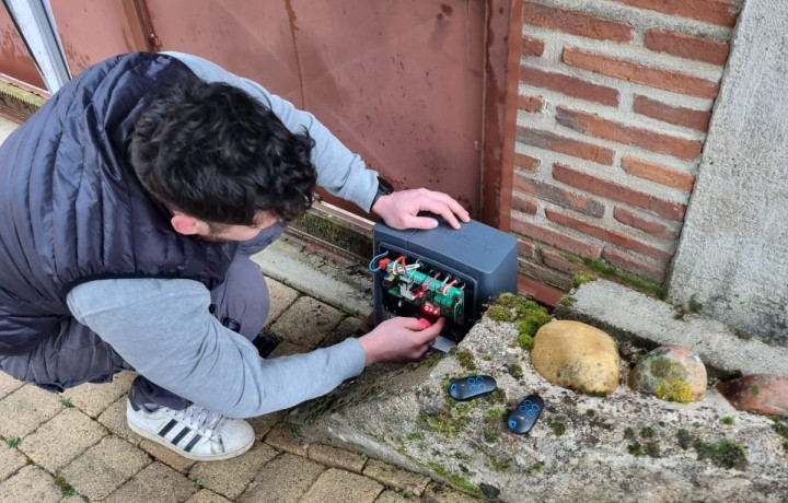 Remplacement de motorisation de portail coulissant pour un particulier à  Châtillon-sur-Chalaronne